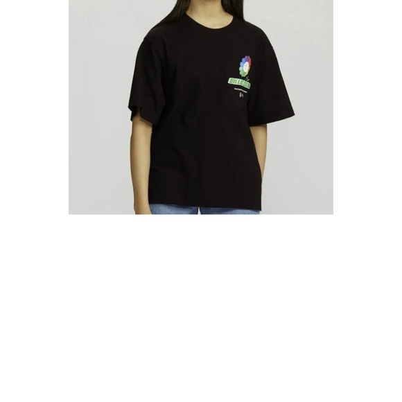 New Billie Eilish by Takashi Murakami UT Short Sleeve Oversized Graphic - Picture 2 of 9